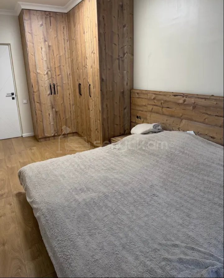 3 Սենյականոց Բնակարան Քարե Շենքում, 114քմ, 4/5 հարկ, Կապիտալ Վերանորոգված