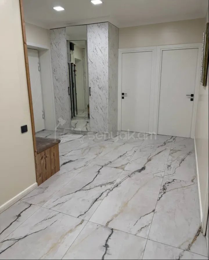 3 Սենյականոց Բնակարան Քարե Շենքում, 114քմ, 4/5 հարկ, Կապիտալ Վերանորոգված