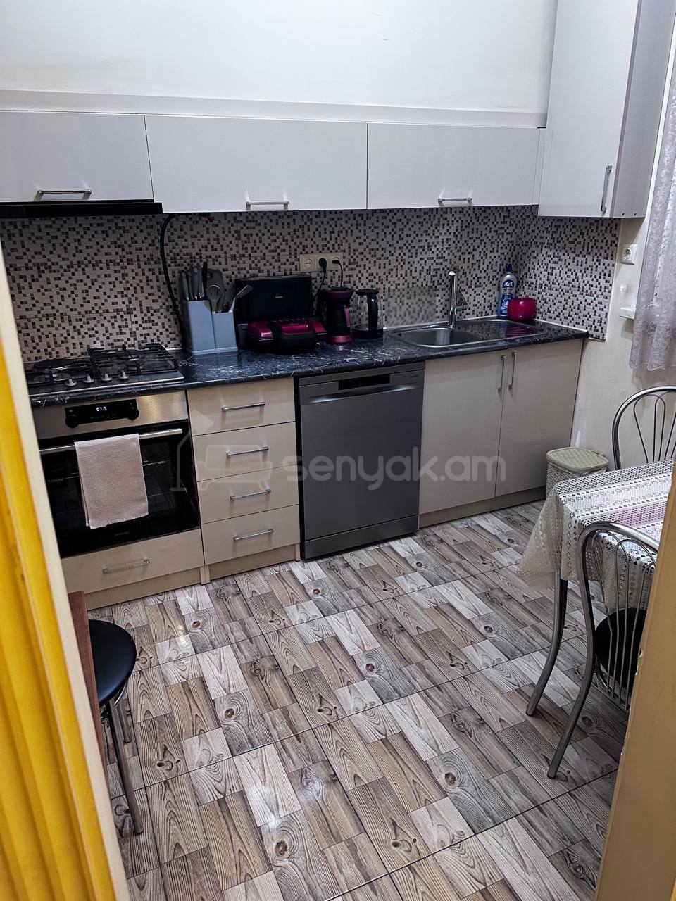 3 Սենյականոց Սեփական Տուն, 110քմ, Կապիտալ Վերանորոգված