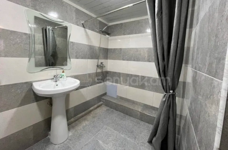 3 Սենյականոց Բնակարան, 85քմ, 13/14 հարկ, Նորմալ Վիճակում, Կահավորված