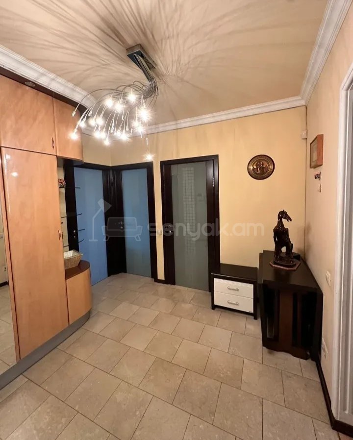 3 Սենյականոց Բնակարան, 80քմ, 5/9 հարկ, Նորմալ Վիճակում, Կահավորված