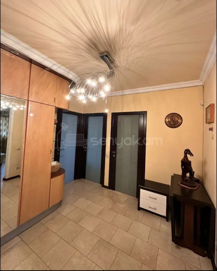 3 Սենյականոց Բնակարան, 80քմ, 5/9 հարկ, Նորմալ Վիճակում, Կահավորված