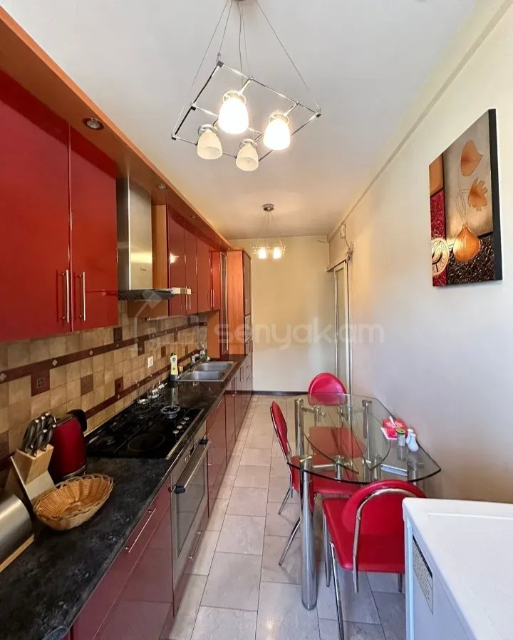 3 Սենյականոց Բնակարան, 80քմ, 5/9 հարկ, Նորմալ Վիճակում, Կահավորված