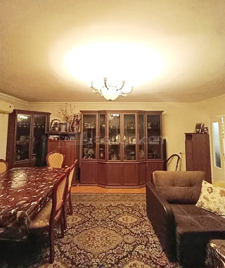 3 Սենյականոց Բնակարան Քարե Շենքում, 81քմ, 4/4 հարկ, Կապիտալ Վերանորոգված