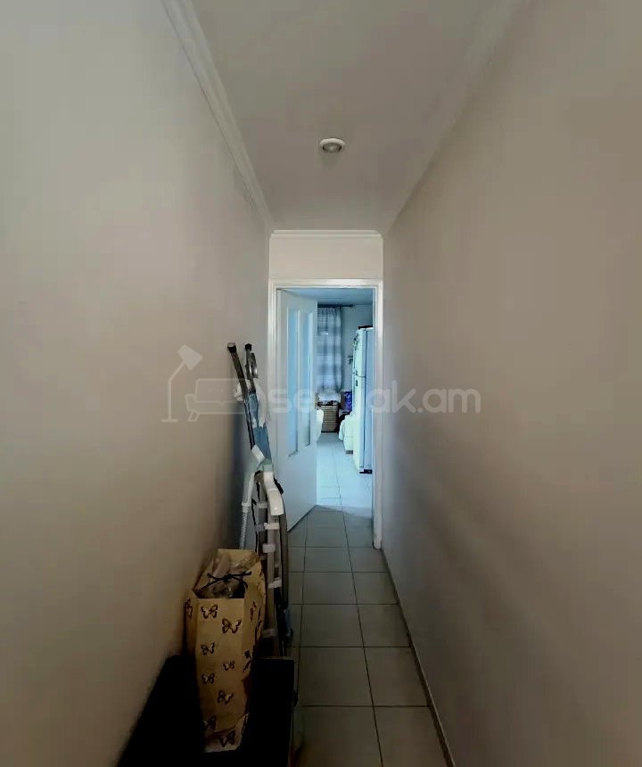 3 Սենյականոց Բնակարան Քարե Շենքում, 81քմ, 4/4 հարկ, Կապիտալ Վերանորոգված