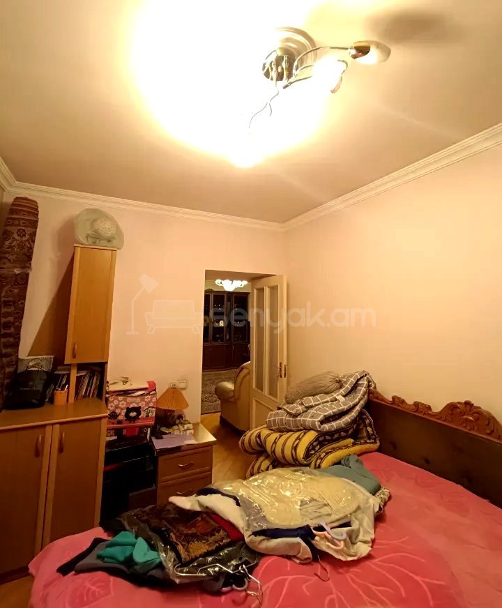 3 Սենյականոց Բնակարան Քարե Շենքում, 81քմ, 4/4 հարկ, Կապիտալ Վերանորոգված