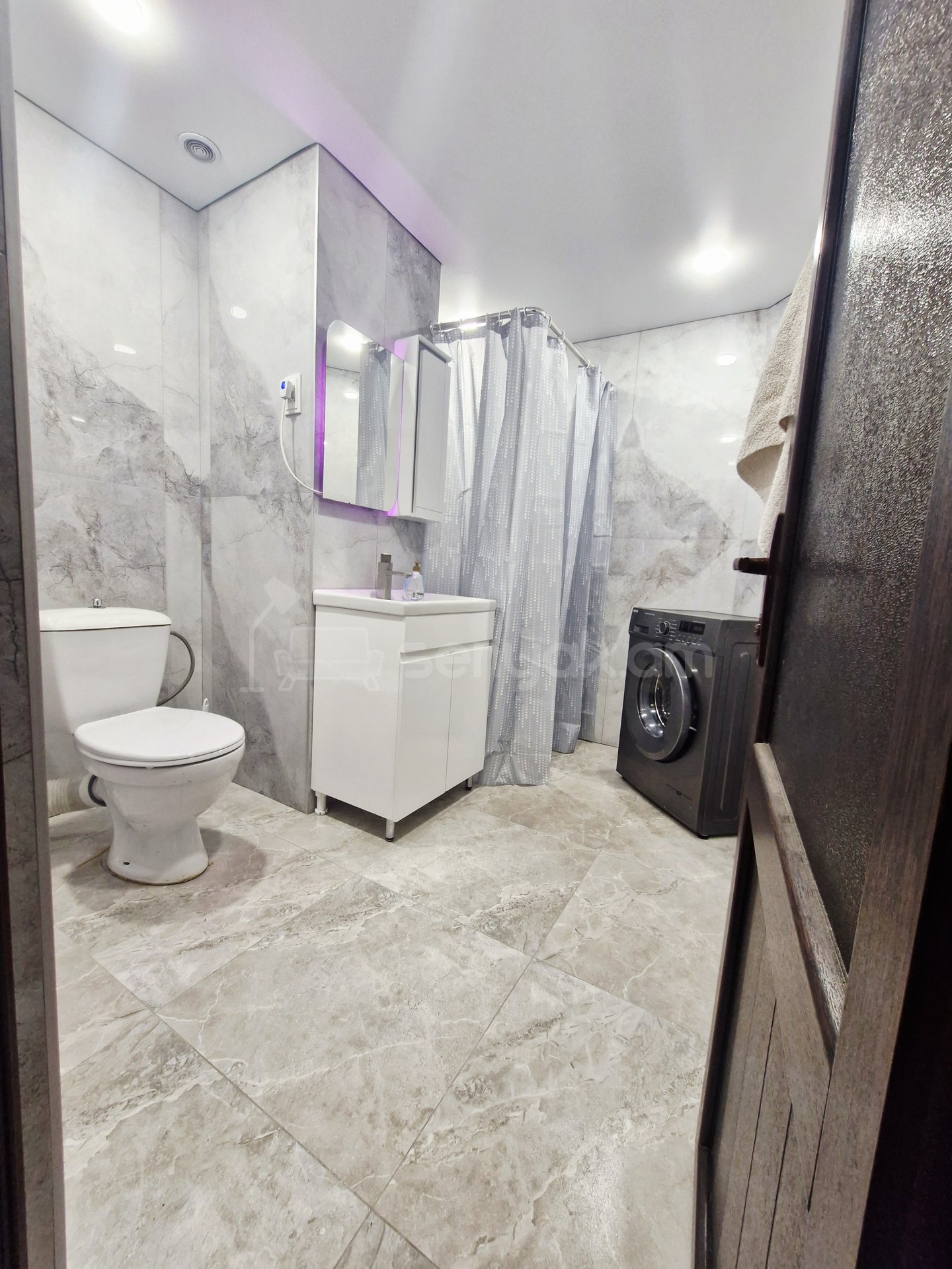 3 Սենյականոց Բնակարան, 65քմ, 3/14 հարկ, Կապիտալ Վերանորոգված, Կահավորված