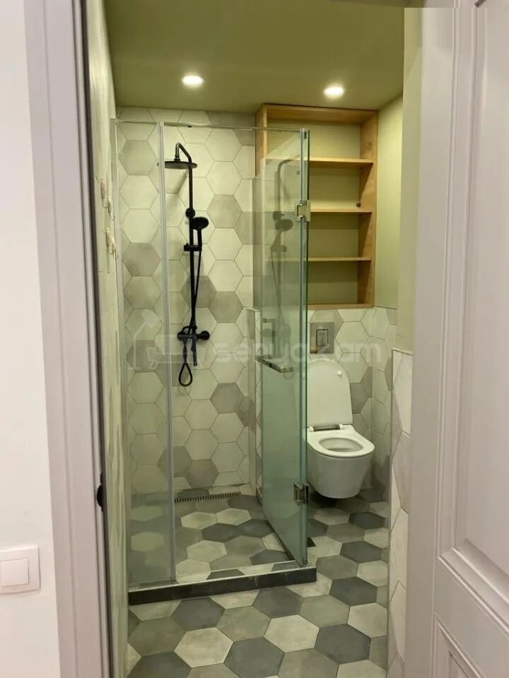 2 Սենյականոց Բնակարան Քարե Շենքում, 54քմ, 3/7 հարկ, Դիզայներական Վերանորոգված