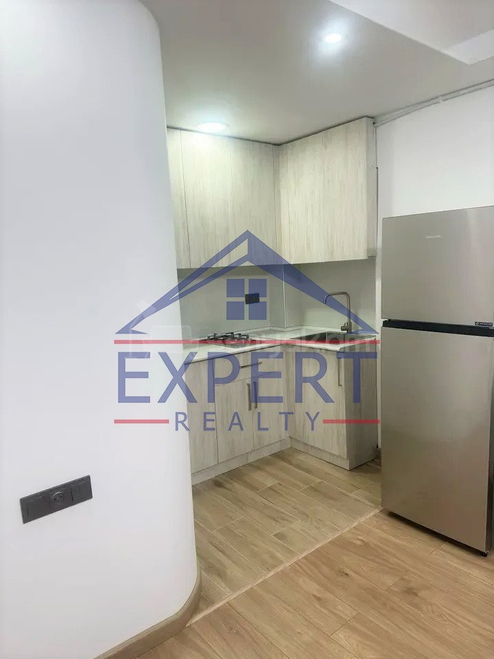 2 Սենյականոց Բնակարան, 42քմ, 6/9 հարկ, Կապիտալ Վերանորոգված, Կահավորված, Արևկող