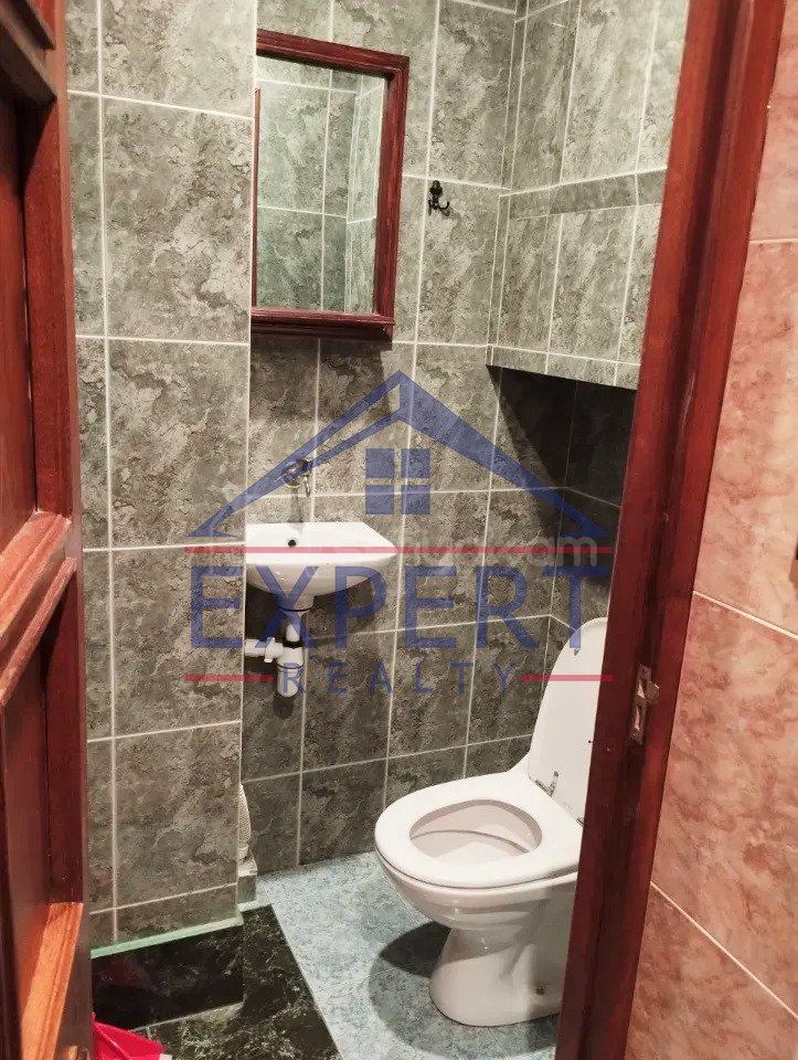 4 Սենյականոց Բնակարան Քարե Շենքում, 100քմ, 4/4 հարկ, Կոսմետիկ Վերանորոգված, Կահավորված, Արևկող