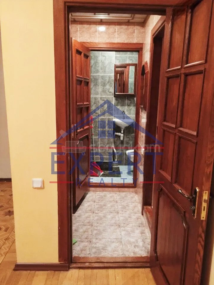 4 Սենյականոց Բնակարան Քարե Շենքում, 100քմ, 4/4 հարկ, Կոսմետիկ Վերանորոգված, Կահավորված, Արևկող