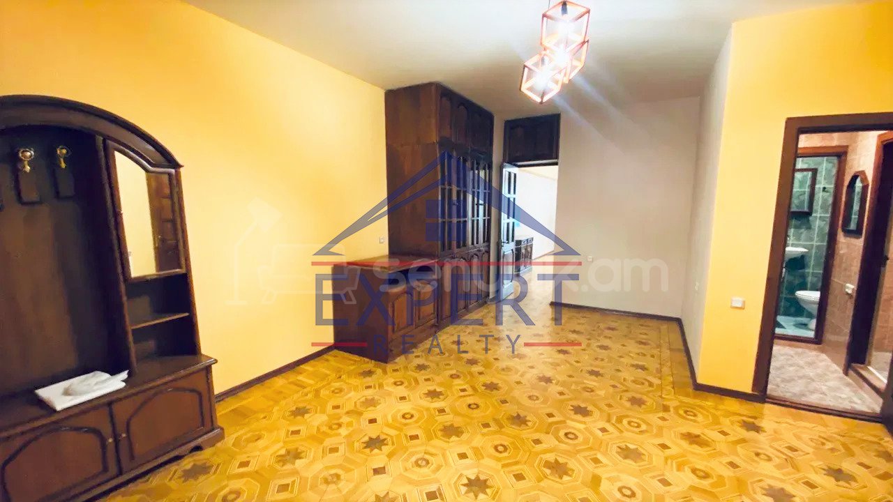 4 Սենյականոց Բնակարան Քարե Շենքում, 100քմ, 4/4 հարկ, Կոսմետիկ Վերանորոգված, Կահավորված, Արևկող