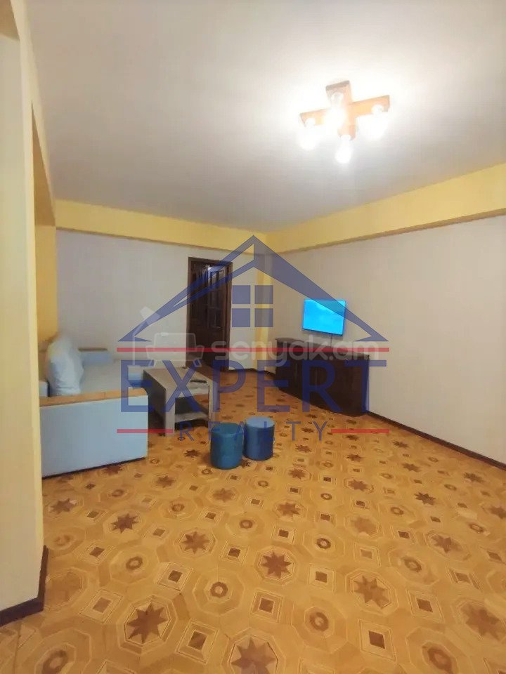 4 Սենյականոց Բնակարան Քարե Շենքում, 100քմ, 4/4 հարկ, Կոսմետիկ Վերանորոգված, Կահավորված, Արևկող