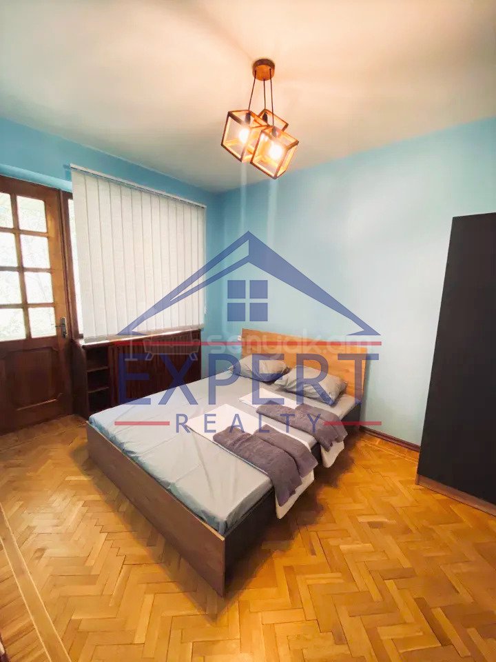 4 Սենյականոց Բնակարան Քարե Շենքում, 100քմ, 4/4 հարկ, Կոսմետիկ Վերանորոգված, Կահավորված, Արևկող