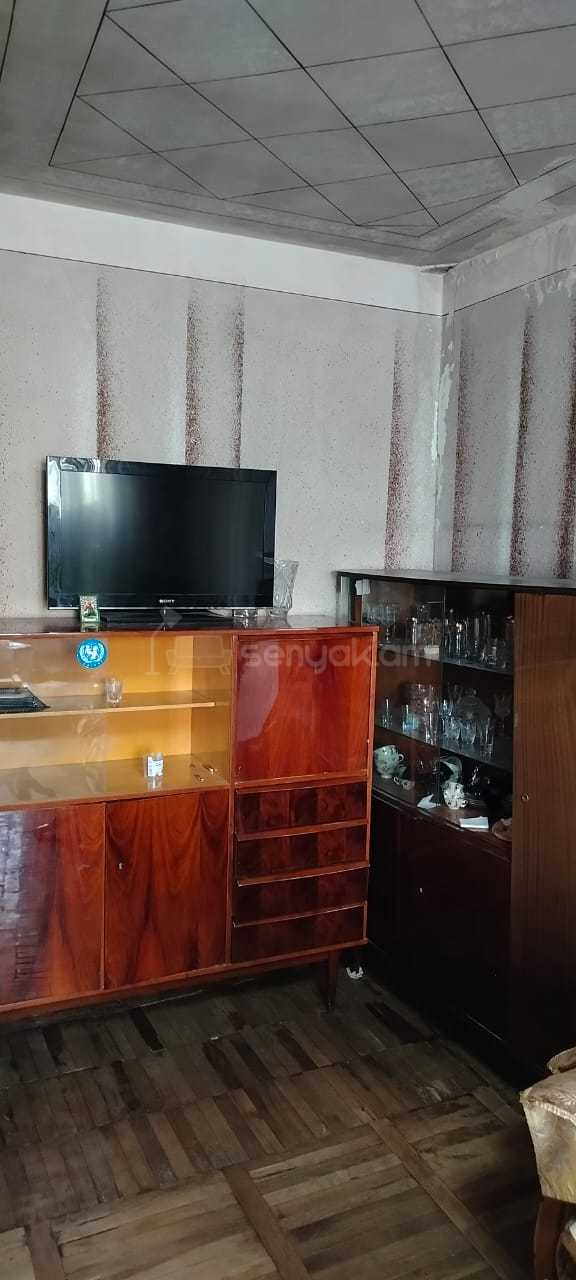 2 Սենյականոց Բնակարան Քարե Շենքում, 77քմ, 3/5 հարկ, Նորմալ Վիճակում, Կահավորված