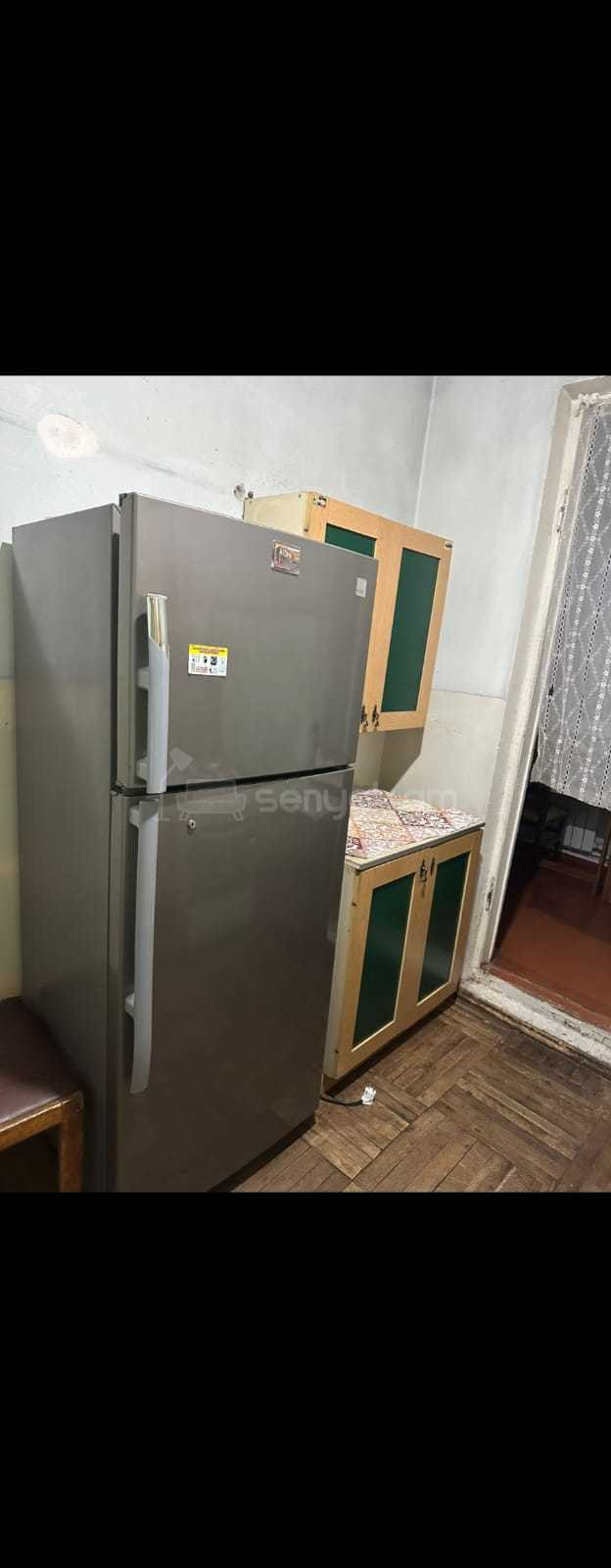 2 Սենյականոց Բնակարան Քարե Շենքում, 77քմ, 3/5 հարկ, Նորմալ Վիճակում, Կահավորված