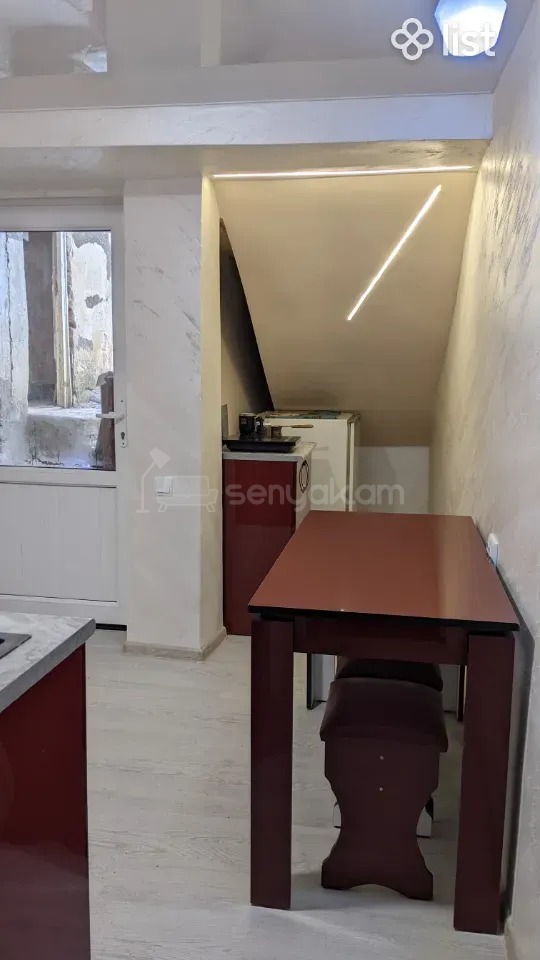 2 Սենյականոց Բնակարան Քարե Շենքում, 62քմ, 1/1 հարկ, Նորմալ Վիճակում, Կահավորված