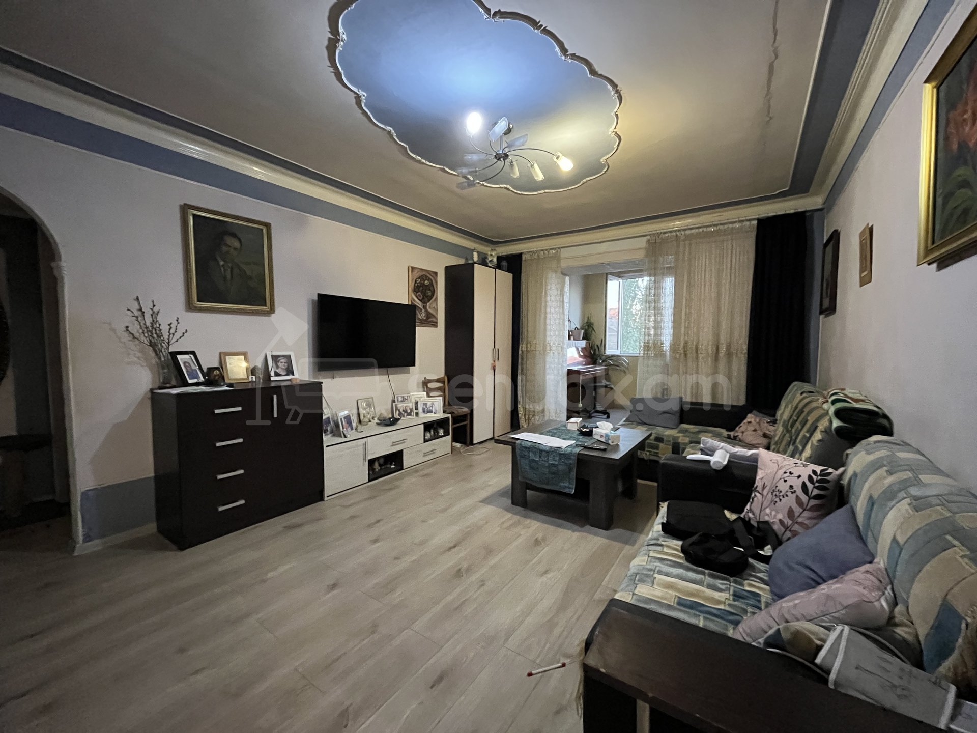 3 Սենյականոց Բնակարան Քարե Շենքում, 79քմ, 3/5 հարկ, Նորմալ Վիճակում, Կահավորված