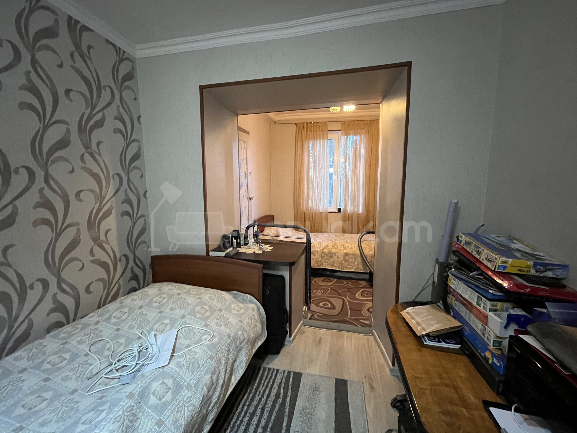 3 Սենյականոց Բնակարան Քարե Շենքում, 79քմ, 3/5 հարկ, Նորմալ Վիճակում, Կահավորված