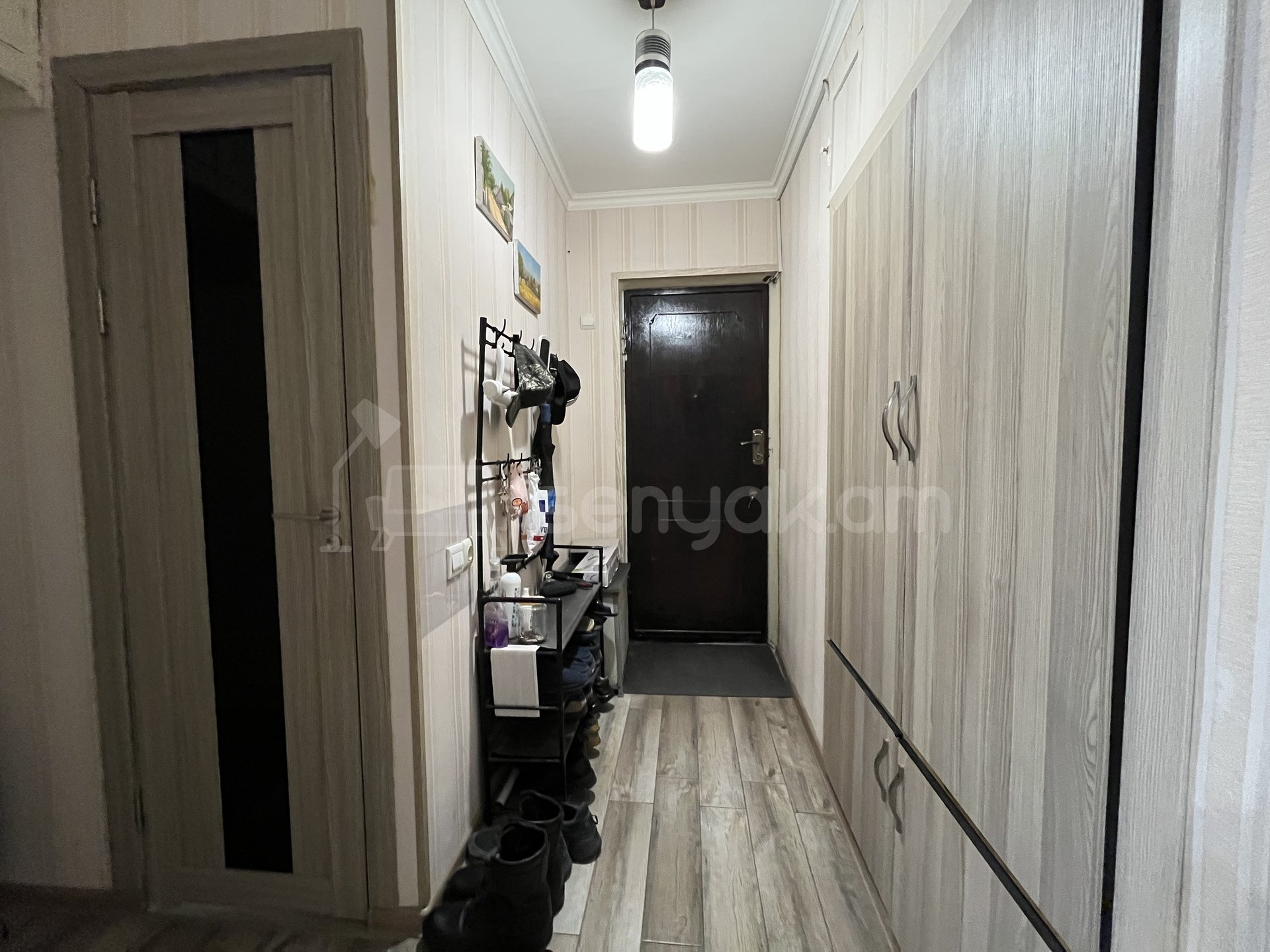 3 Սենյականոց Բնակարան Քարե Շենքում, 79քմ, 3/5 հարկ, Նորմալ Վիճակում, Կահավորված