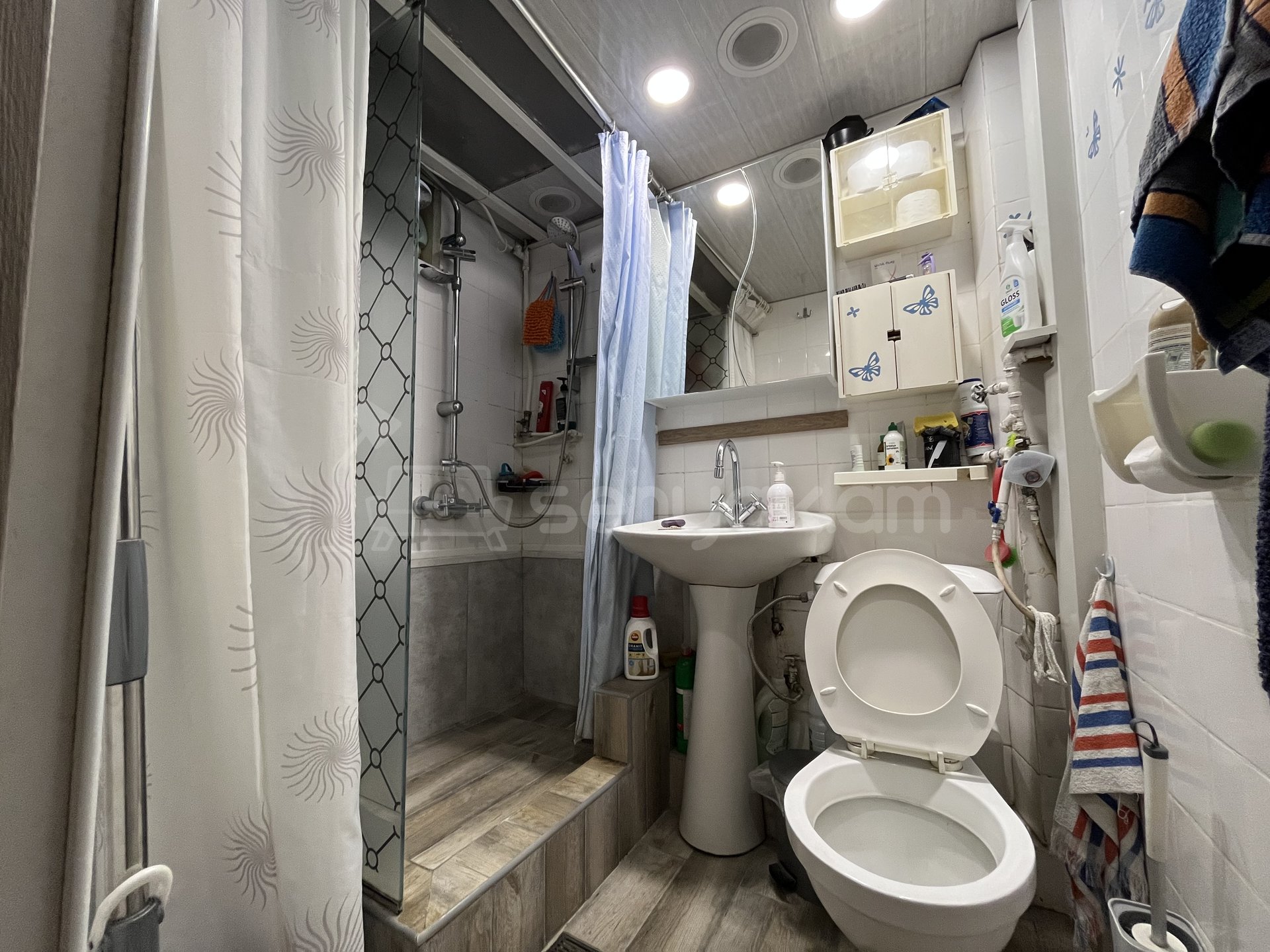 3 Սենյականոց Բնակարան Քարե Շենքում, 79քմ, 3/5 հարկ, Նորմալ Վիճակում, Կահավորված