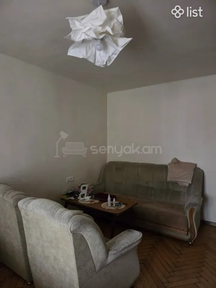 1 Սենյականոց Բնակարան Քարե Շենքում, 40քմ, 3/5 հարկ, Նորմալ Վիճակում, Կահավորված