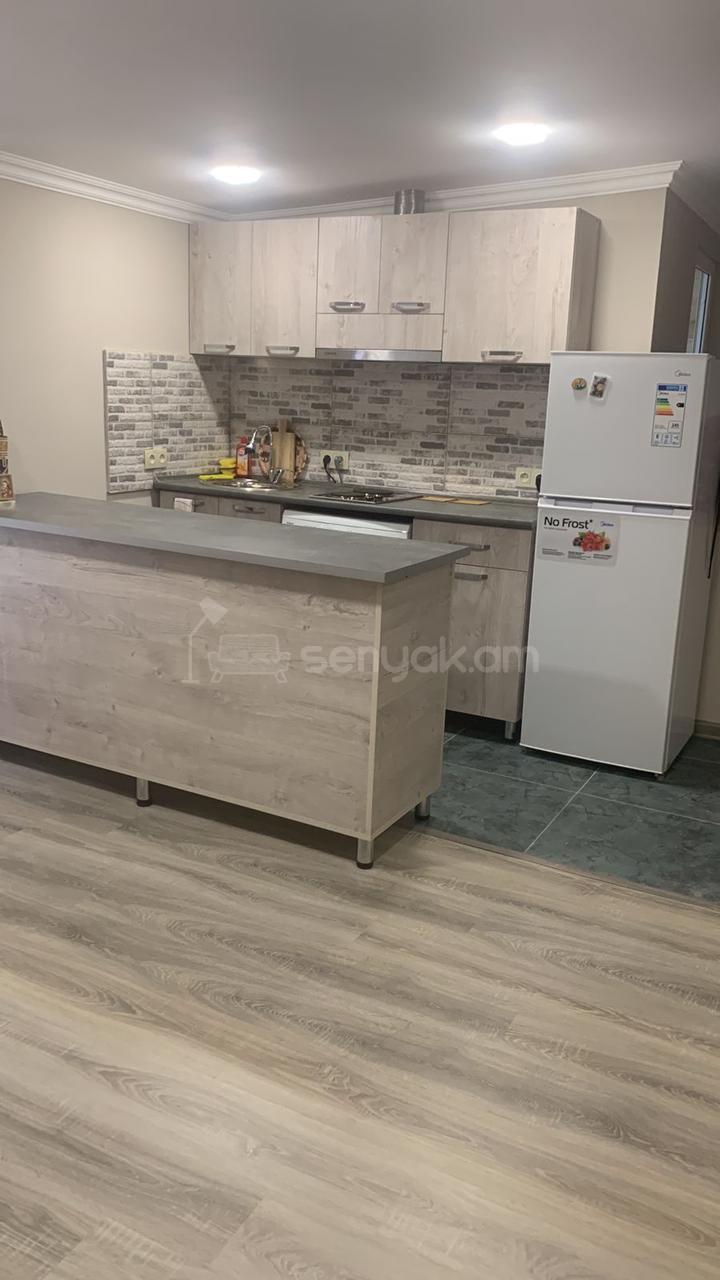 1 Սենյականոց Բնակարան Քարե Շենքում, 35քմ, 2/2 հարկ, Կապիտալ Վերանորոգված, Կահավորված