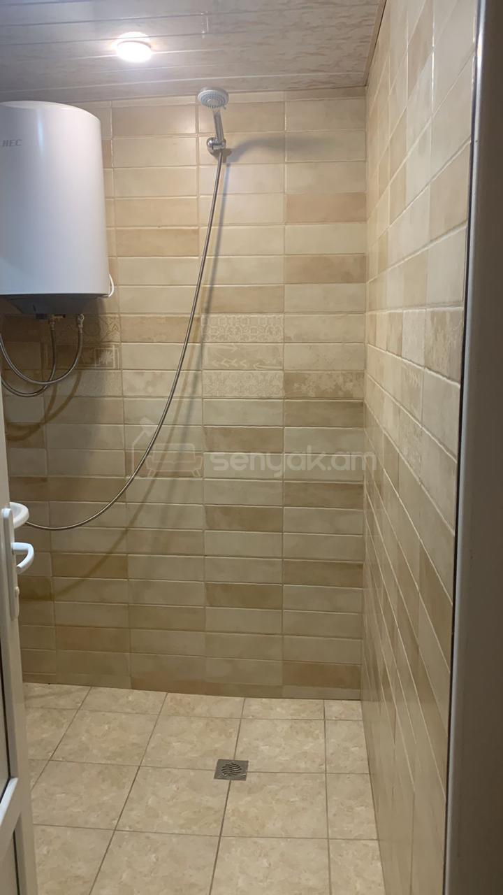 1 Սենյականոց Բնակարան Քարե Շենքում, 35քմ, 2/2 հարկ, Կապիտալ Վերանորոգված, Կահավորված