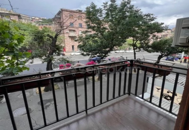 2 Սենյականոց Բնակարան Քարե Շենքում, 45քմ, 2/5 հարկ, Կապիտալ Վերանորոգված, Կահավորված, Արևկող