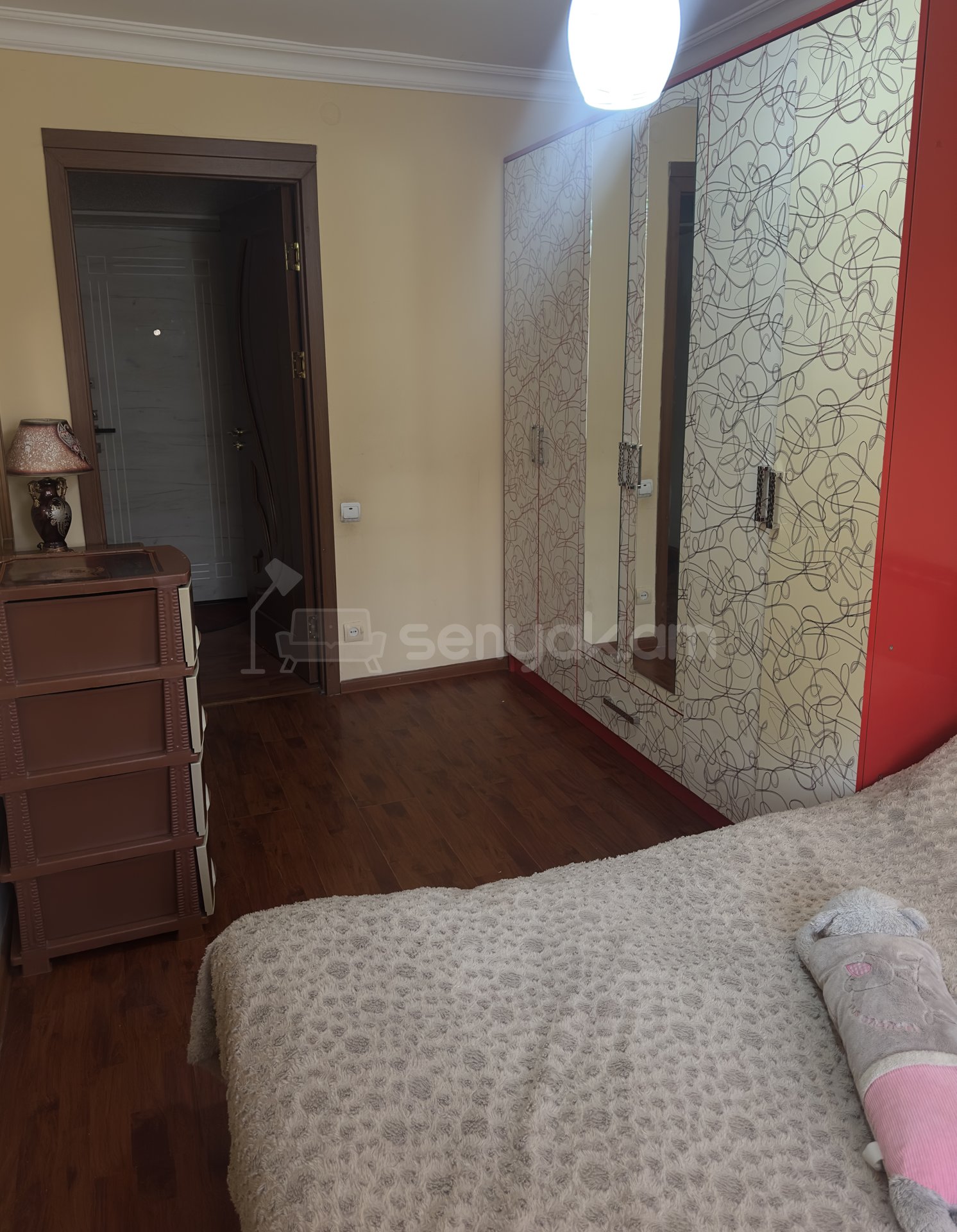 3 Սենյականոց Բնակարան Քարե Շենքում, 50քմ, 2/4 հարկ, Կոսմետիկ Վերանորոգված, Կահավորված