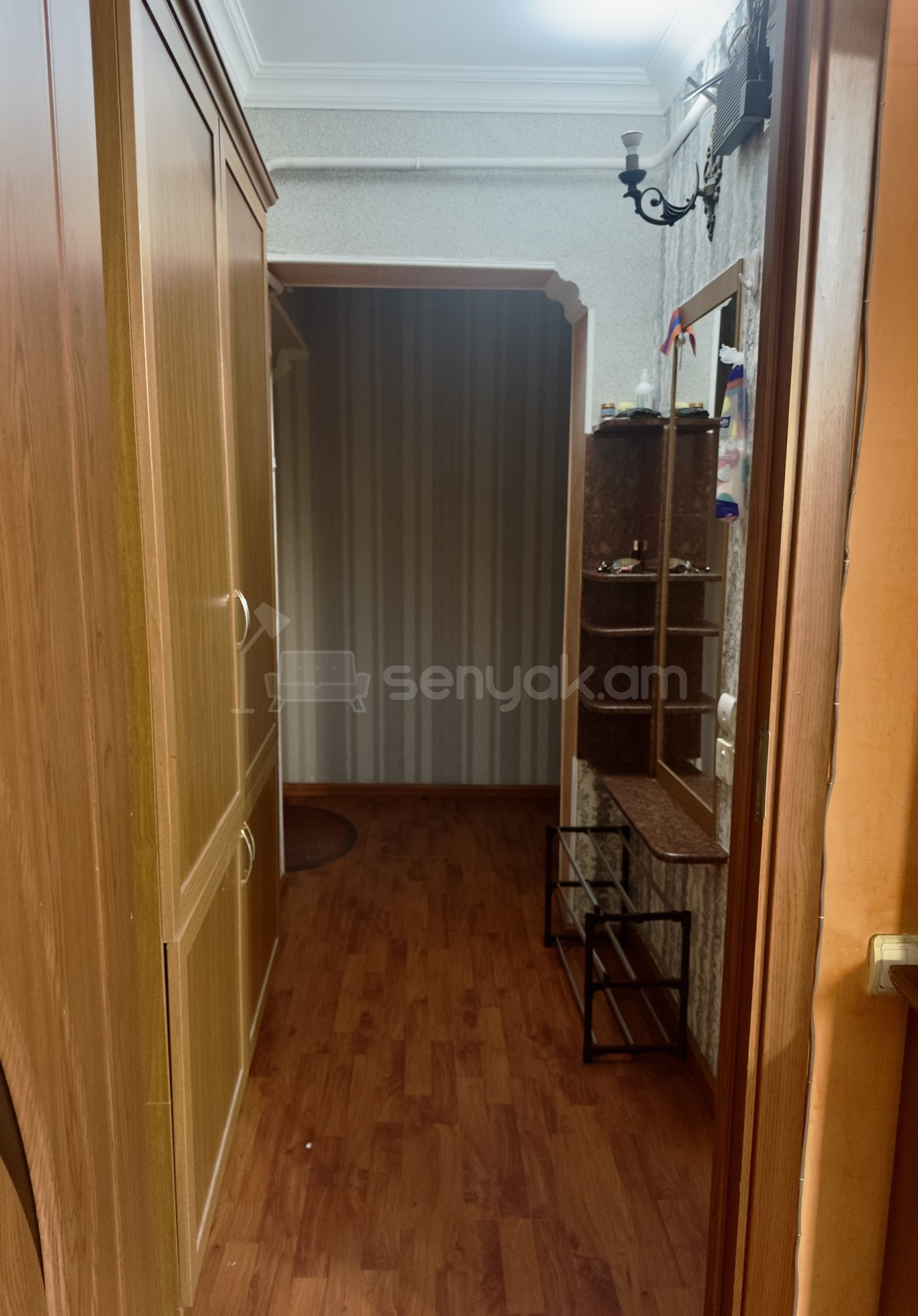 3 Սենյականոց Բնակարան Քարե Շենքում, 50քմ, 2/4 հարկ, Կոսմետիկ Վերանորոգված, Կահավորված