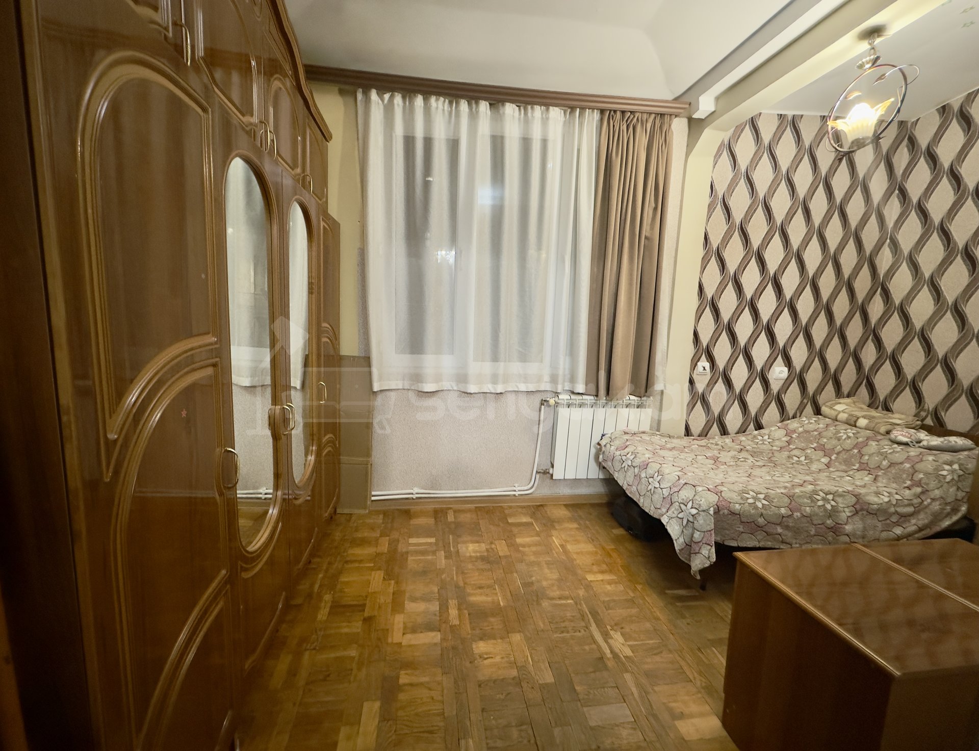 3 Սենյականոց Բնակարան Քարե Շենքում, 50քմ, 2/4 հարկ, Կոսմետիկ Վերանորոգված, Կահավորված