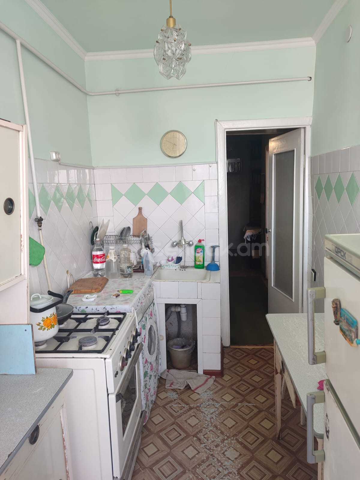 2 Սենյականոց Բնակարան Քարե Շենքում, 72քմ, 7/7 հարկ, Պետական Վիճակում