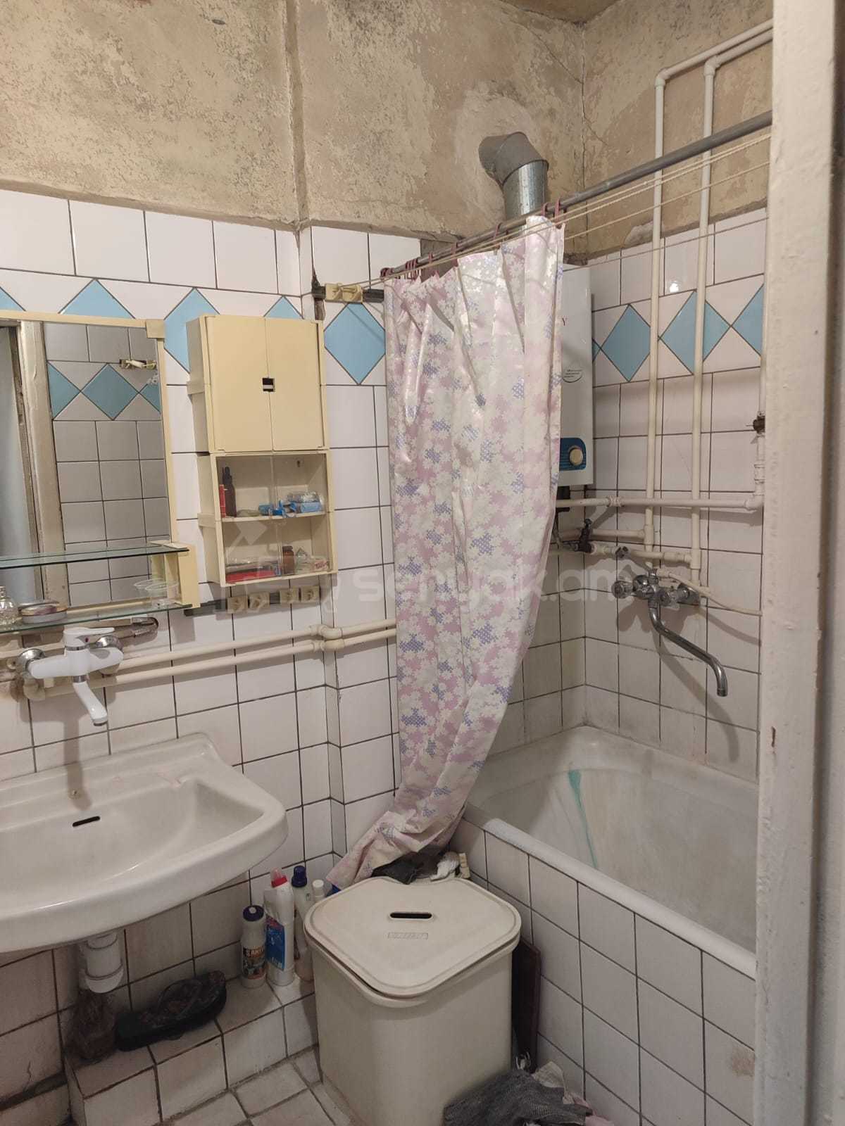 2 Սենյականոց Բնակարան Քարե Շենքում, 72քմ, 7/7 հարկ, Պետական Վիճակում