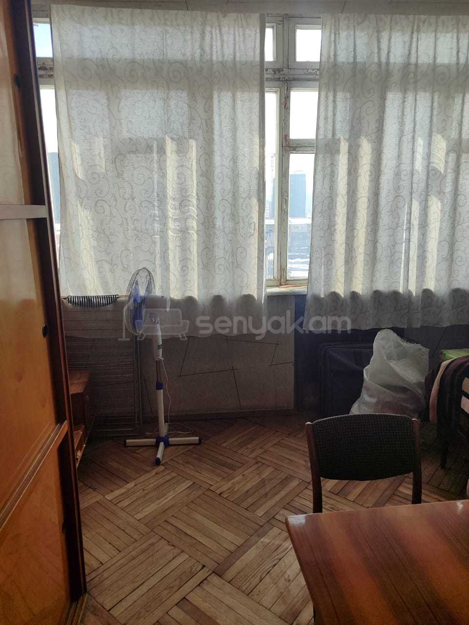 2 Սենյականոց Բնակարան Քարե Շենքում, 72քմ, 7/7 հարկ, Պետական Վիճակում