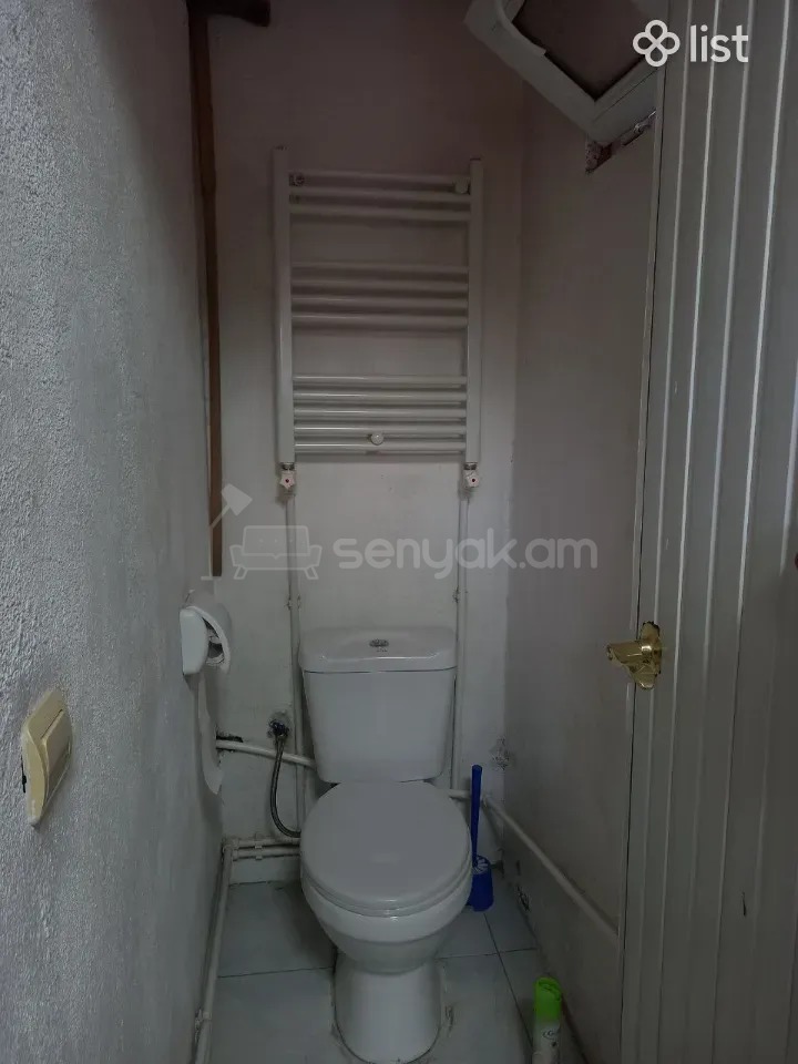 2 Սենյականոց Բնակարան Քարե Շենքում, 56քմ, 3/5 հարկ, Նորմալ Վիճակում, Կահավորված, Արևկող