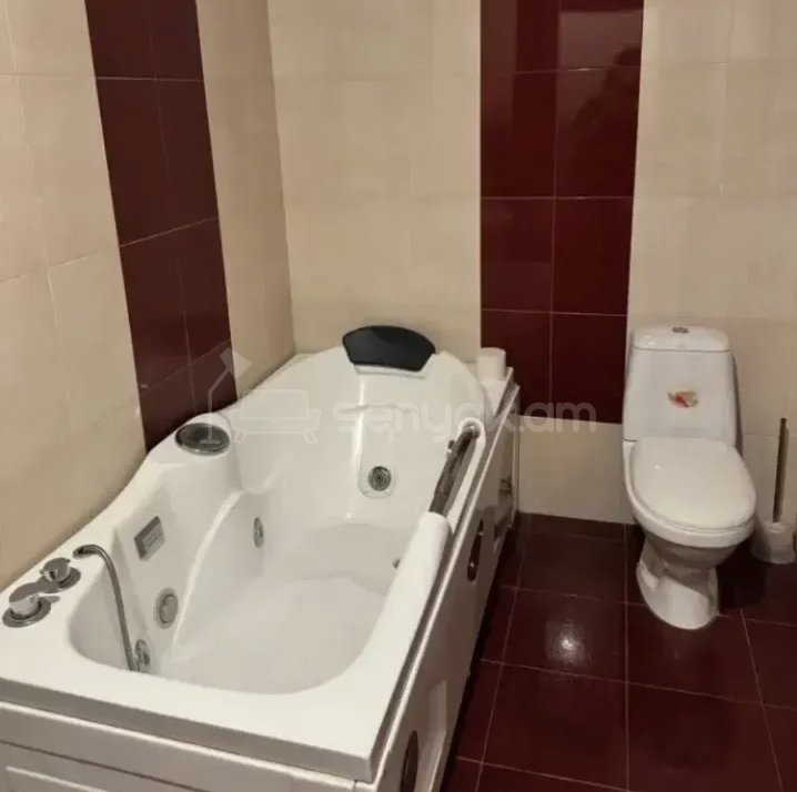 2 Սենյականոց Բնակարան Քարե Շենքում, 40քմ, 2/5 հարկ, Նորմալ Վիճակում, Կահավորված