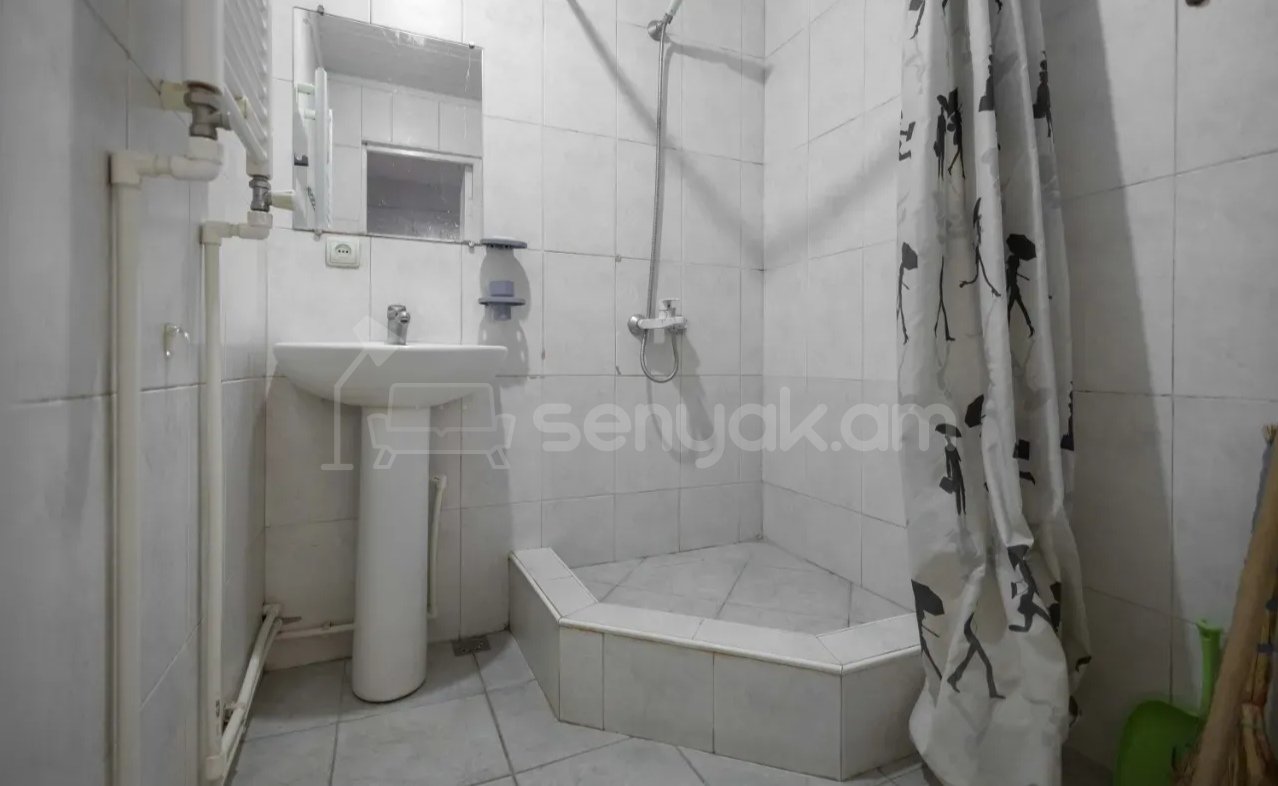 3 Սենյականոց Բնակարան, 80քմ, 12/14 հարկ, Նորմալ Վիճակում, Կահավորված