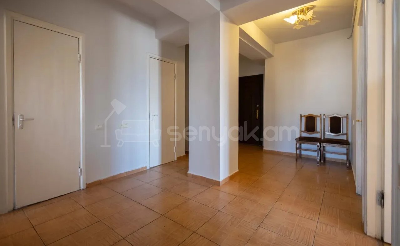 3 Սենյականոց Բնակարան, 80քմ, 12/14 հարկ, Նորմալ Վիճակում, Կահավորված