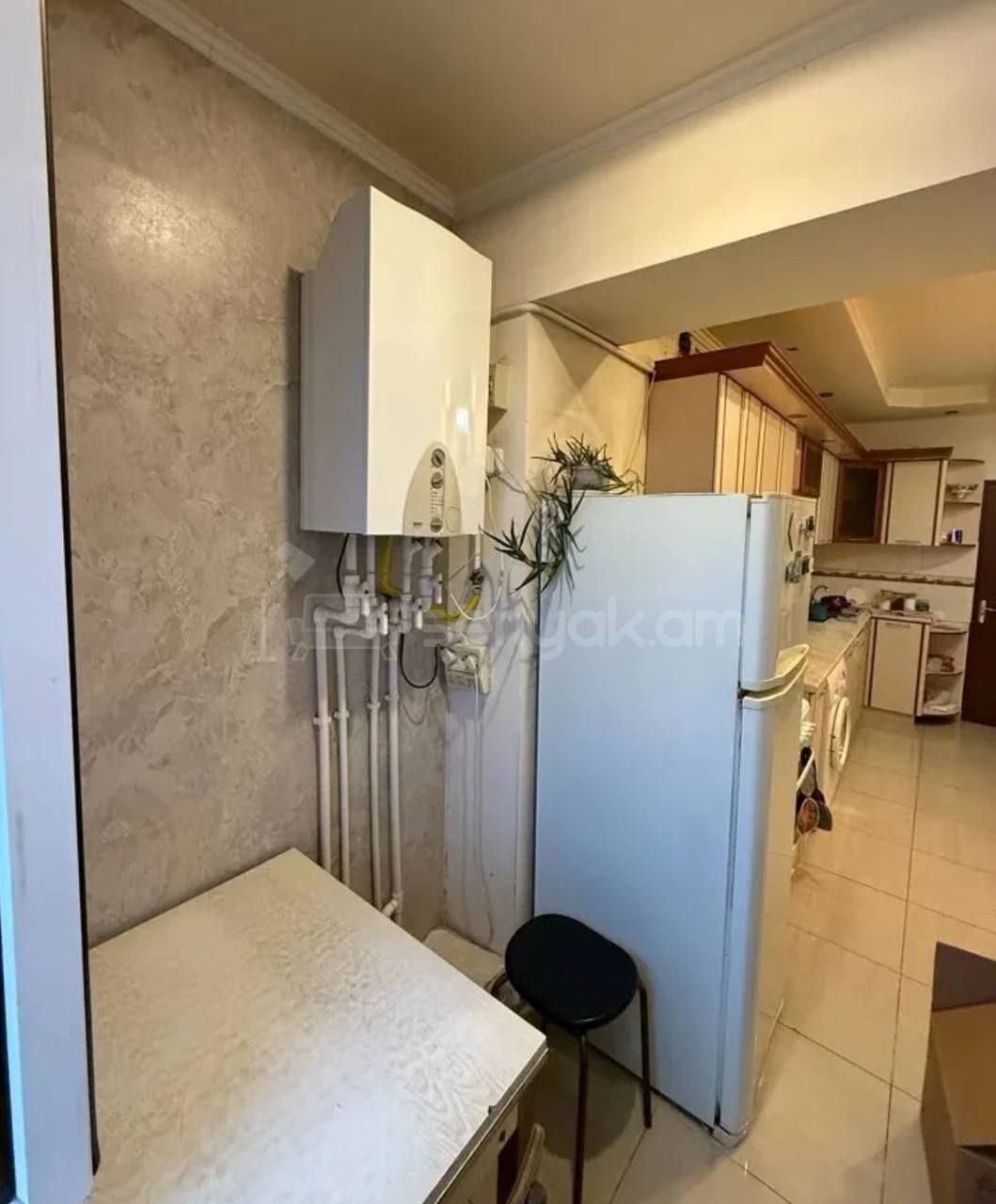 3 Սենյականոց Բնակարան Քարե Շենքում, 80քմ, 5/5 հարկ, Նորմալ Վիճակում, Կահավորված, Արևկող