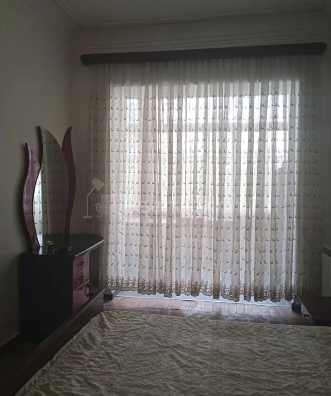 2 Սենյականոց Բնակարան Քարե Շենքում, 70քմ, 3/3 հարկ, Կոսմետիկ Վերանորոգված, Կահավորված, Արևկող