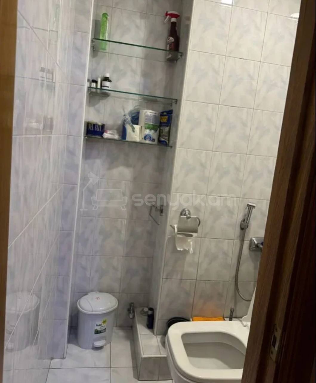 3 Սենյականոց Բնակարան, 80քմ, 2/9 հարկ, Նորմալ Վիճակում, Կահավորված, Արևկող