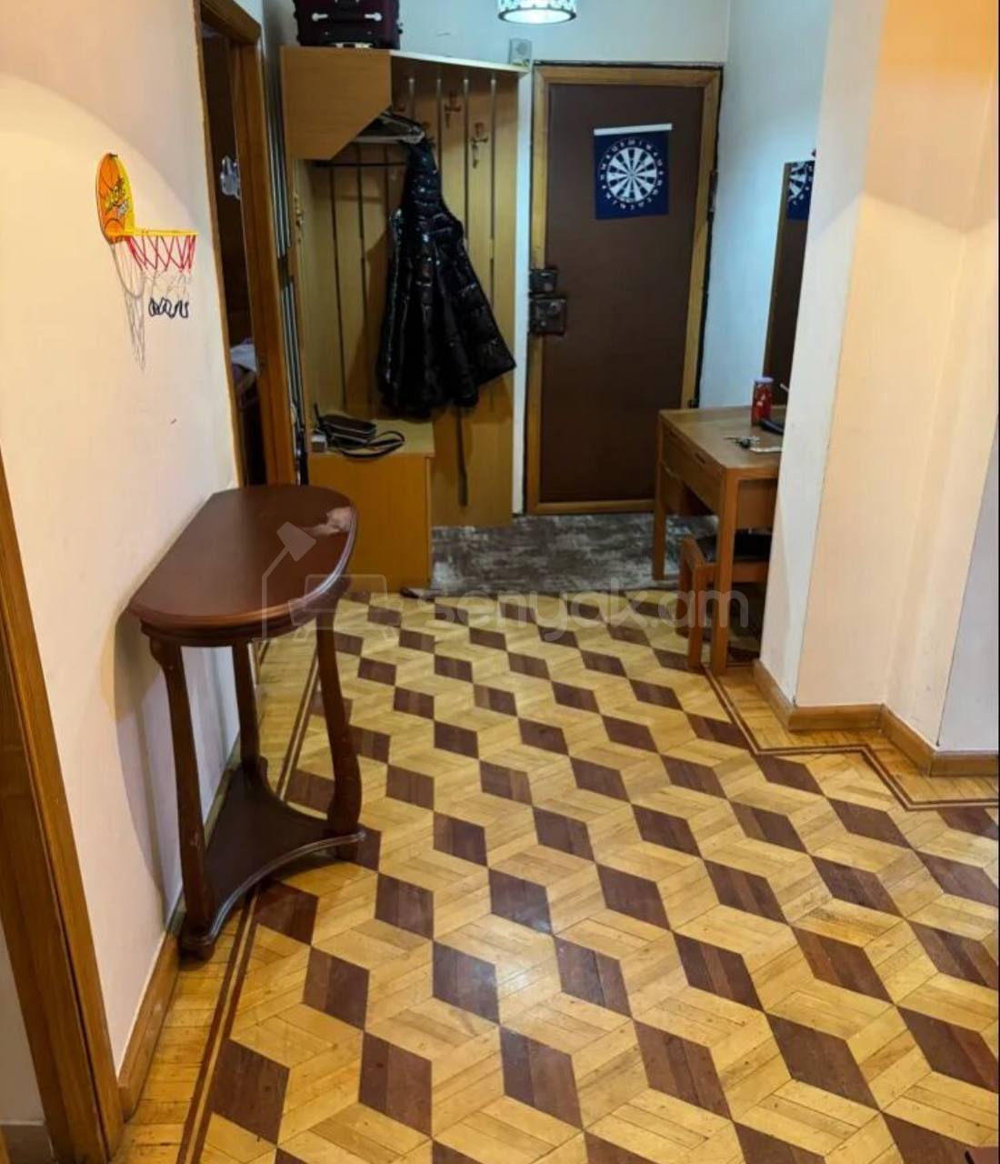 3 Սենյականոց Բնակարան, 80քմ, 2/9 հարկ, Նորմալ Վիճակում, Կահավորված, Արևկող