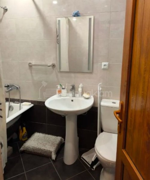 2 Սենյականոց Բնակարան Քարե Շենքում, 60քմ, 3/5 հարկ, Կապիտալ Վերանորոգված, Կահավորված, Արևկող