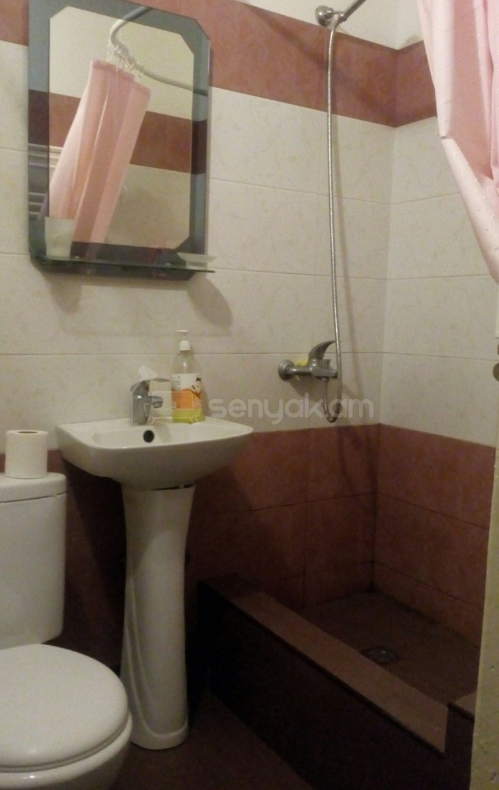 1 Սենյականոց Բնակարան Քարե Շենքում, 30քմ, 1/4 հարկ, Կոսմետիկ Վերանորոգված