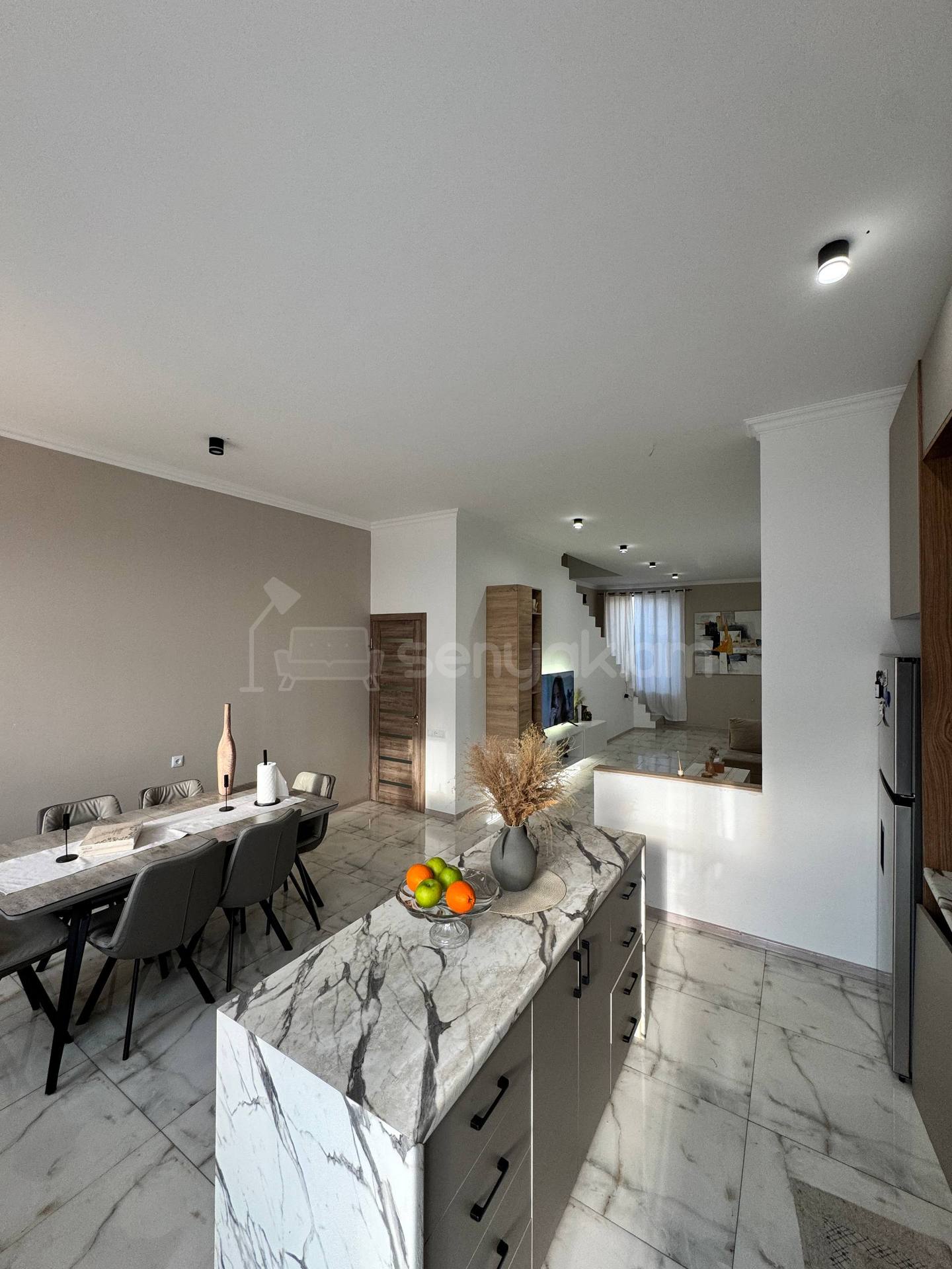 4 Սենյականոց Սեփական Տուն, 150քմ, Դիզայներական Վերանորոգված, Կահավորված