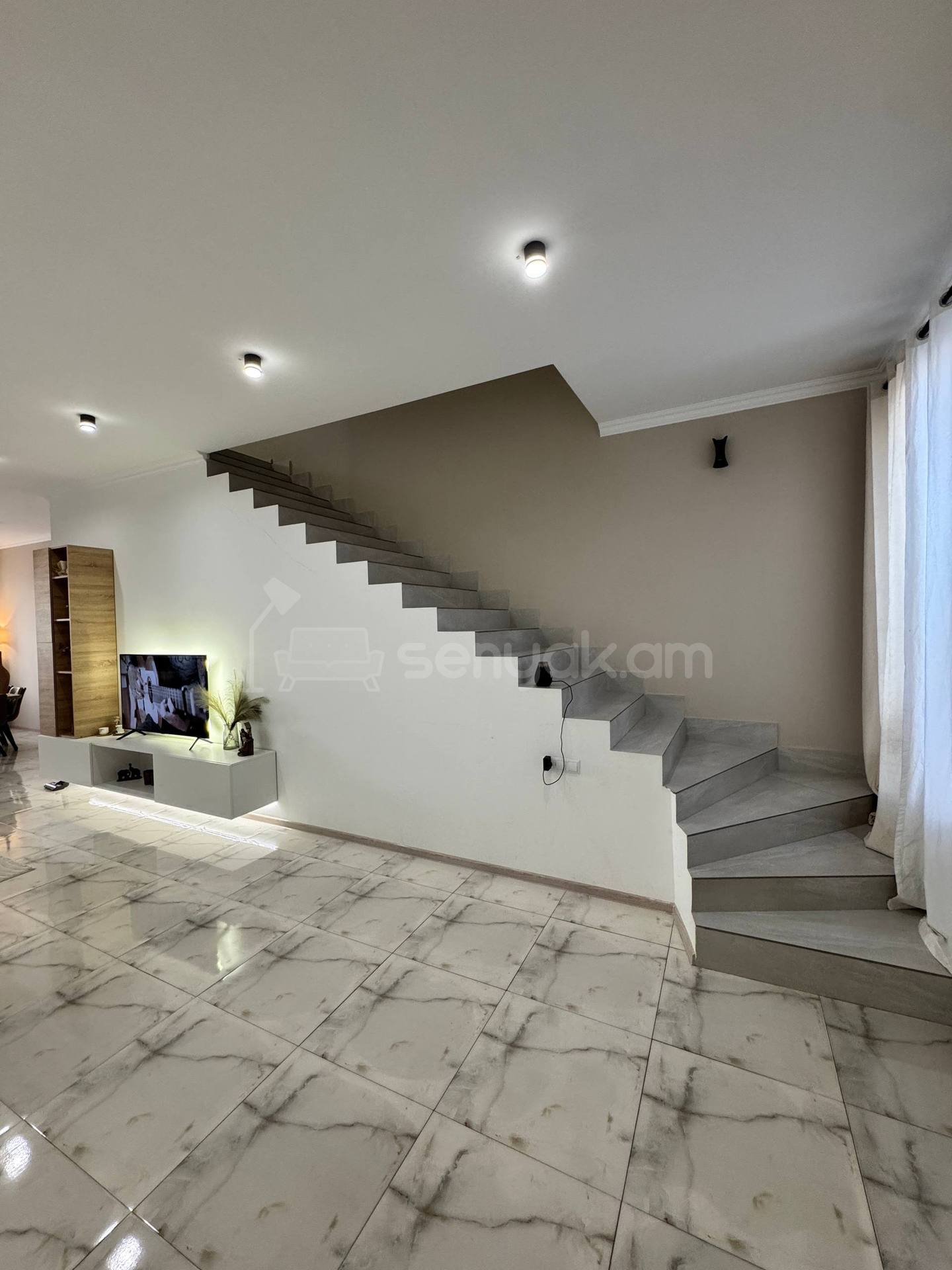 4 Սենյականոց Սեփական Տուն, 150քմ, Դիզայներական Վերանորոգված, Կահավորված