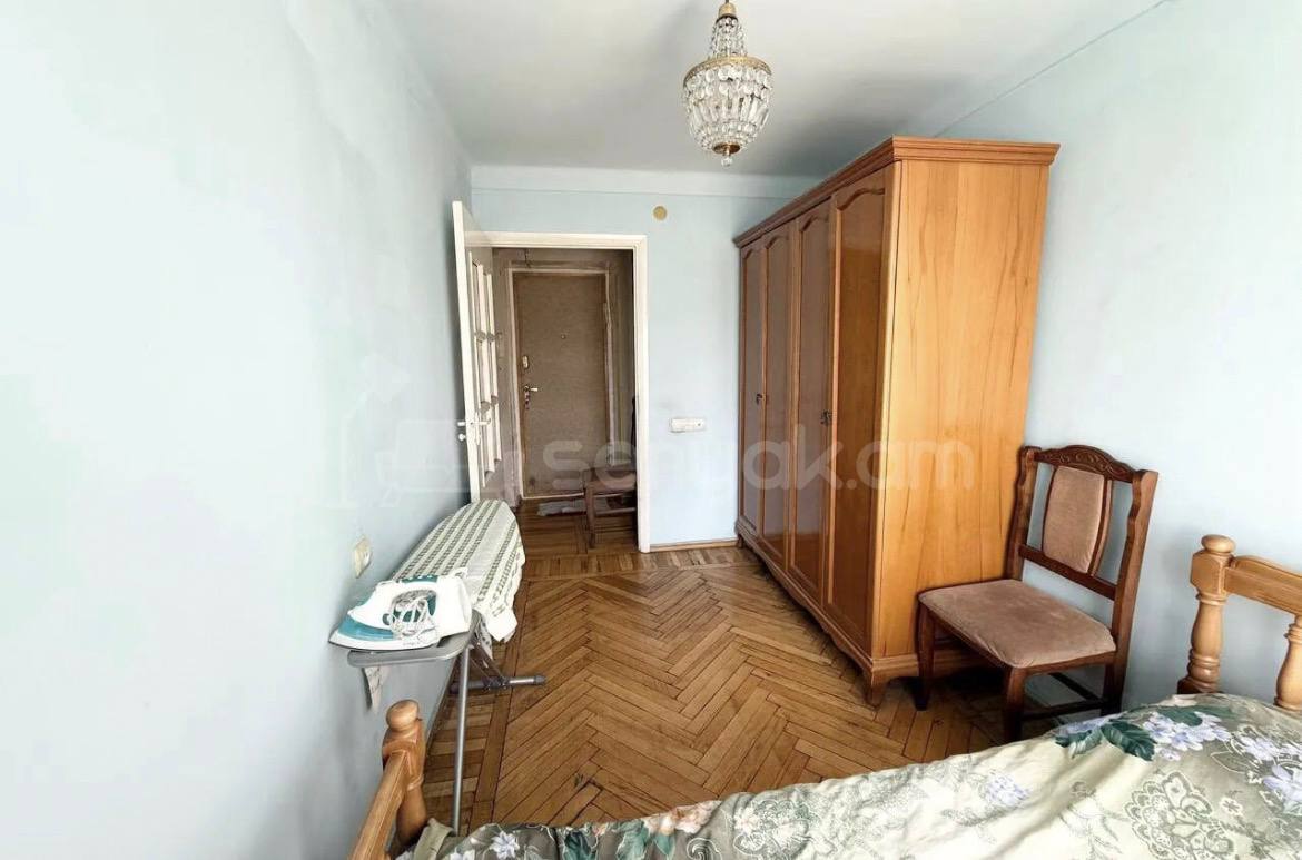 2 Սենյականոց Բնակարան Քարե Շենքում, 55քմ, 4/5 հարկ, Նորմալ Վիճակում, Կահավորված, Արևկող