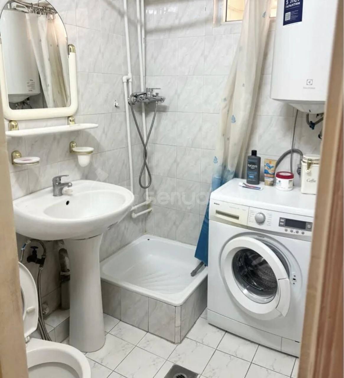 2 Սենյականոց Բնակարան Քարե Շենքում, 55քմ, 4/5 հարկ, Նորմալ Վիճակում, Կահավորված, Արևկող