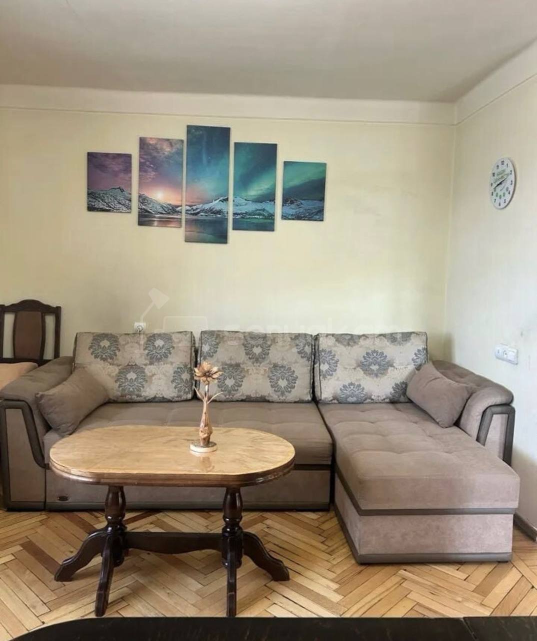 2 Սենյականոց Բնակարան Քարե Շենքում, 55քմ, 4/5 հարկ, Նորմալ Վիճակում, Կահավորված, Արևկող